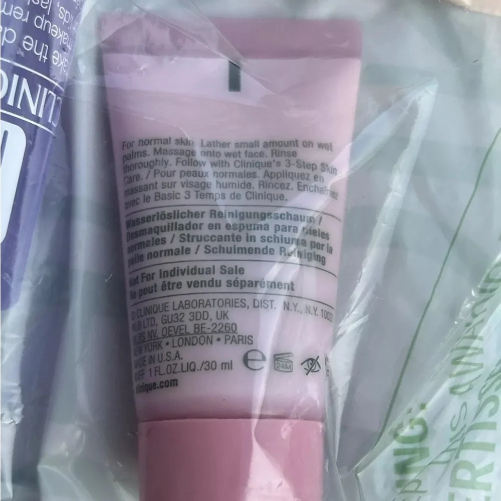 Clinique Gift Set: About Eyes, Clean, Moisture, Take Day Off, PLUS Magenta Lip - Picture 10 of 16